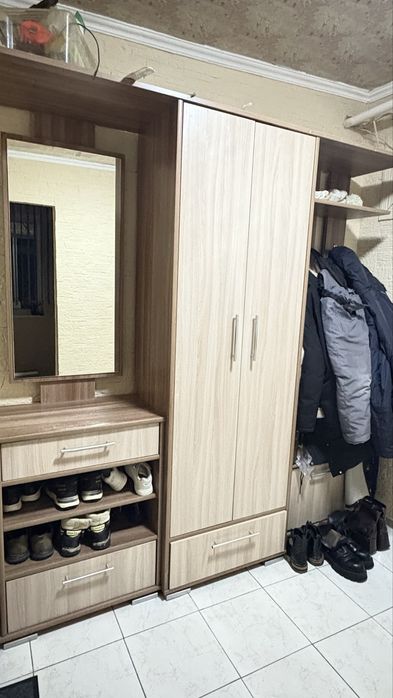 Продам шкаф в прихожую СРОЧНО