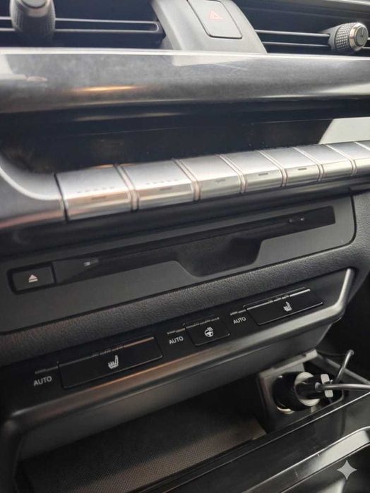 Lexus UX 250h Hybrid, Istoric reprezentanța, Proprietar