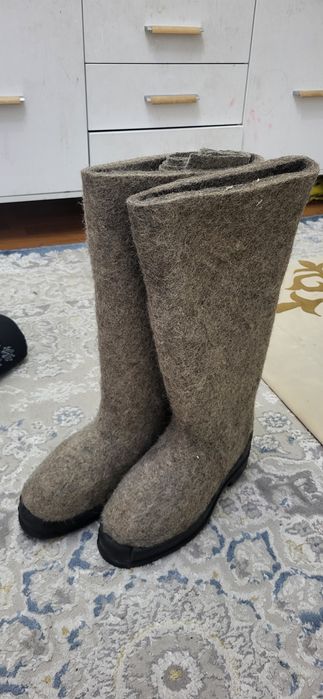 Продам валенки за 10000 тг