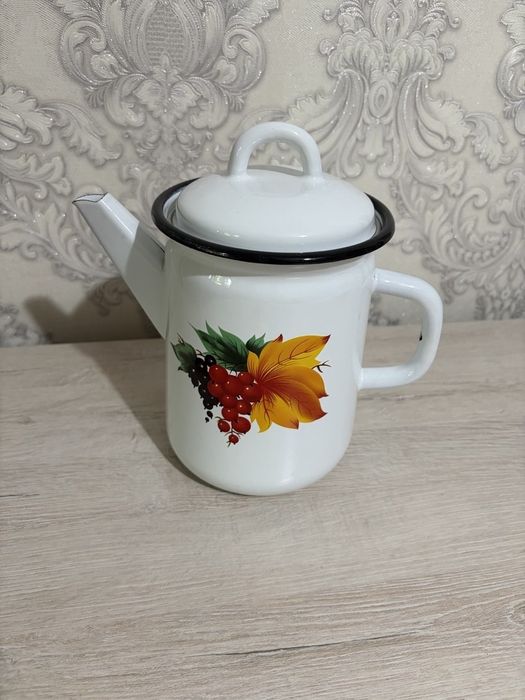 Эмалированый кофейник