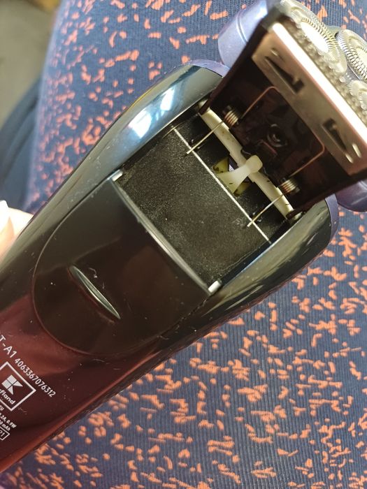 Aparat de ras barbati