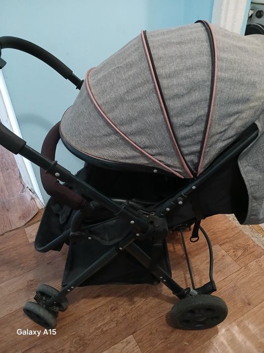 Коляска б/у продам 10000