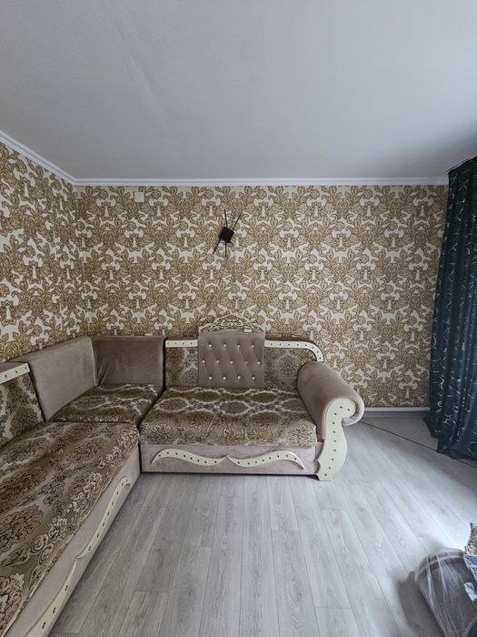 Продам угловой диван б/у