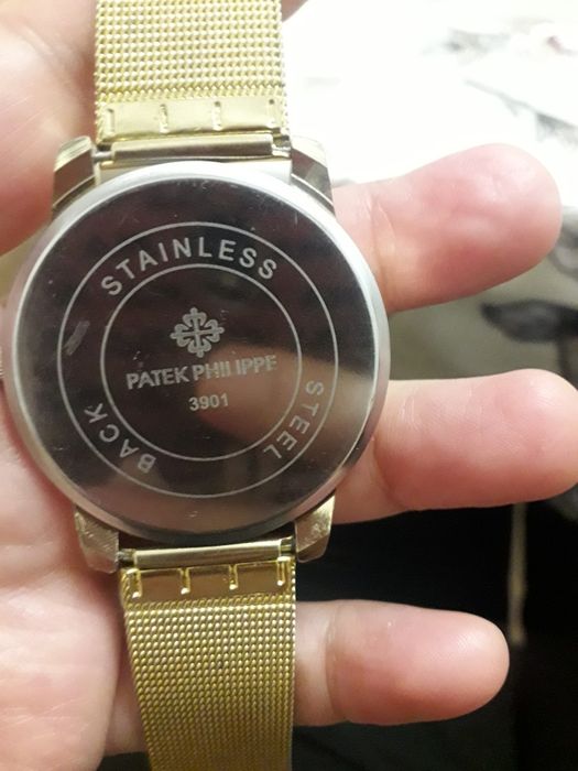 Продам новые часы