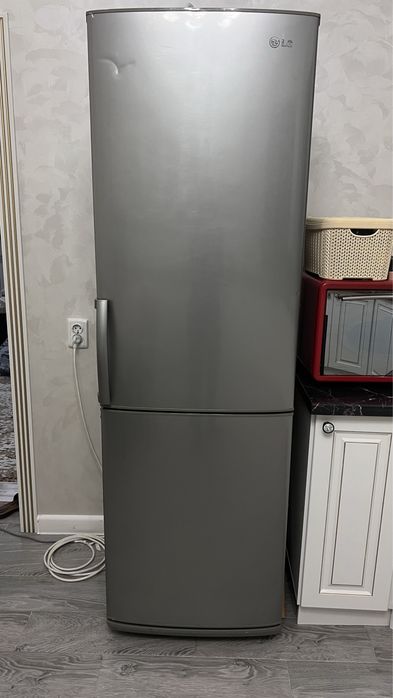 Продам холодильник LG
