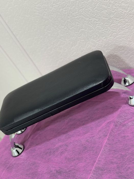 Маникюрная подставка для рук