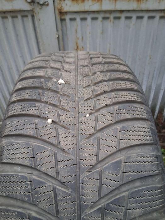 1 бр Зимна Бриджстоун и 2 бр летни
