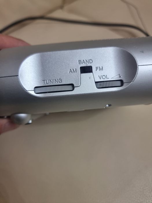 Radio cu ceas de cameră SONY