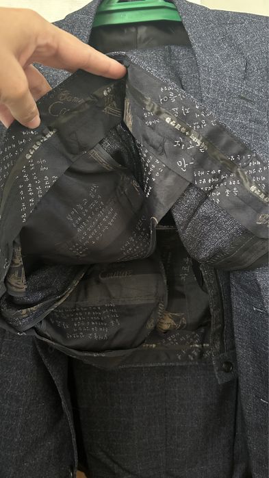 Костюмы новые