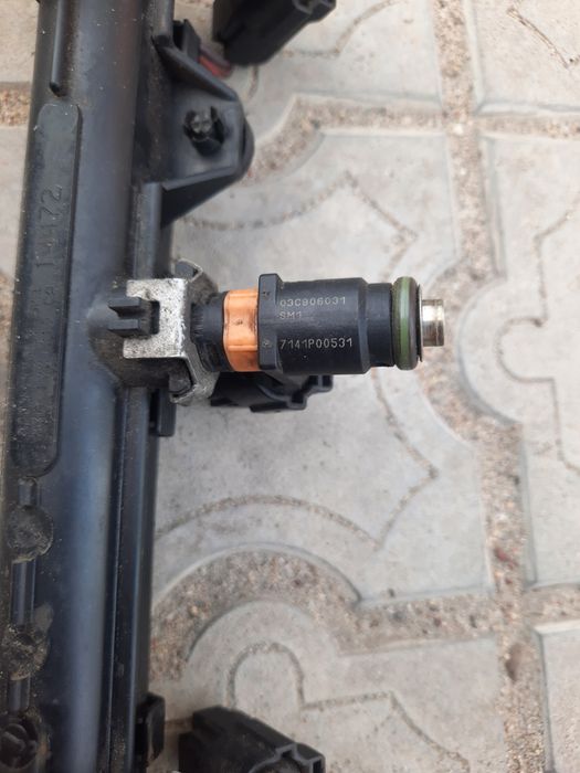 Продам Топливный рейка