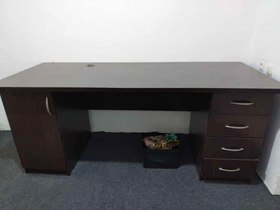 Продаю офисную мебель