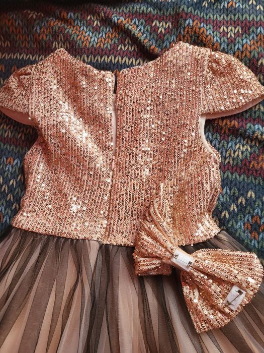 Детска рокля за повод