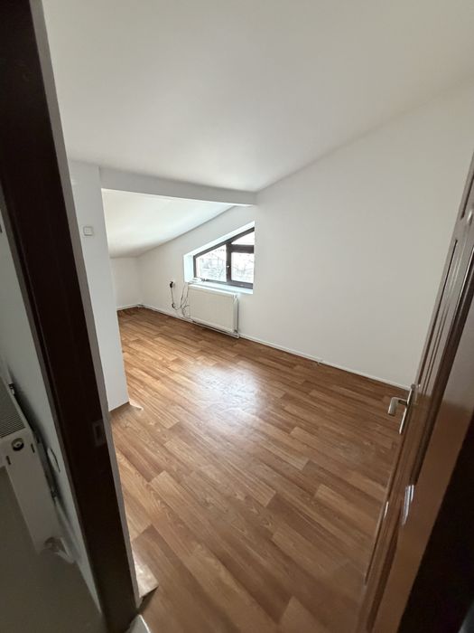 Spatiu Etaj + Mansarda Centru Langa Finante de inchiriat