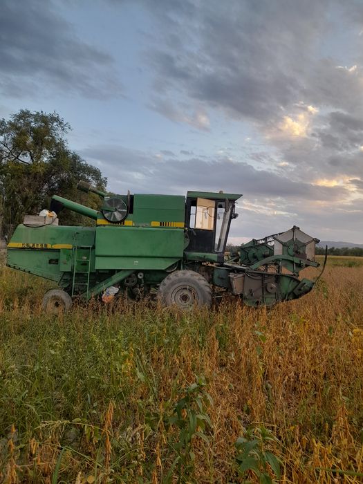 Продам комбайн Джон дир