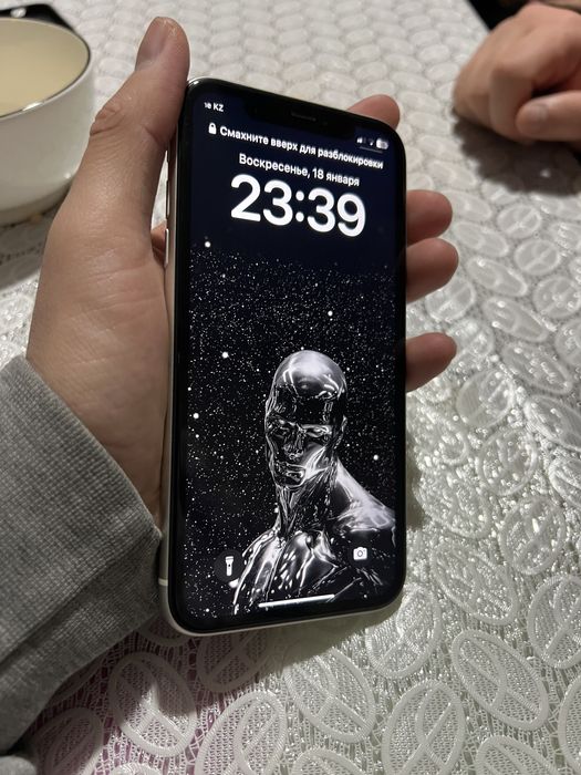 Айфон 11 в хорошем состояни