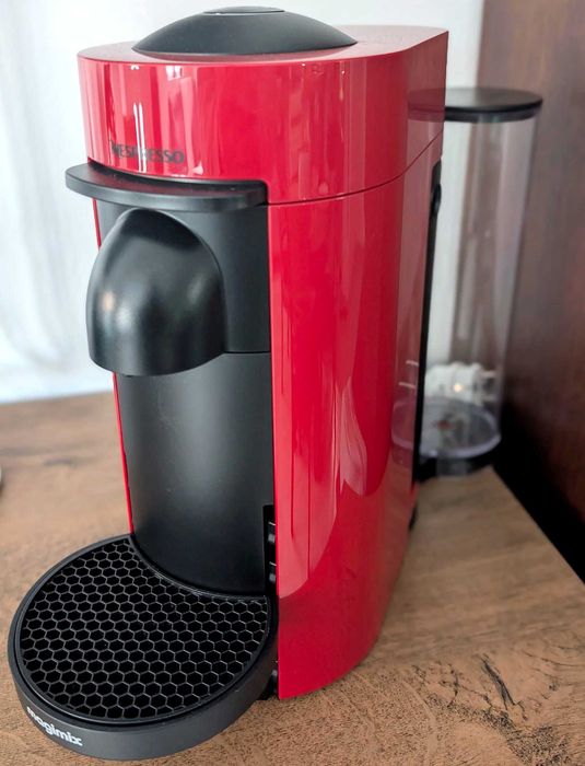 Espressor Nespresso Vertuo Plus roșu + spumator lapte + suport capsule ...