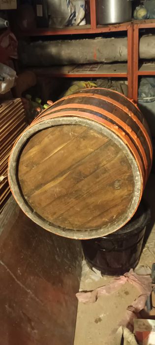 Дъбово буре за вино