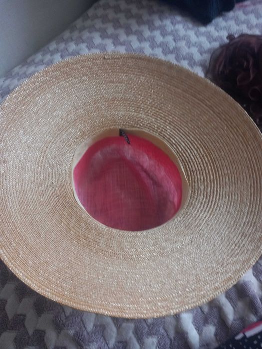 Doua palarii deosebite