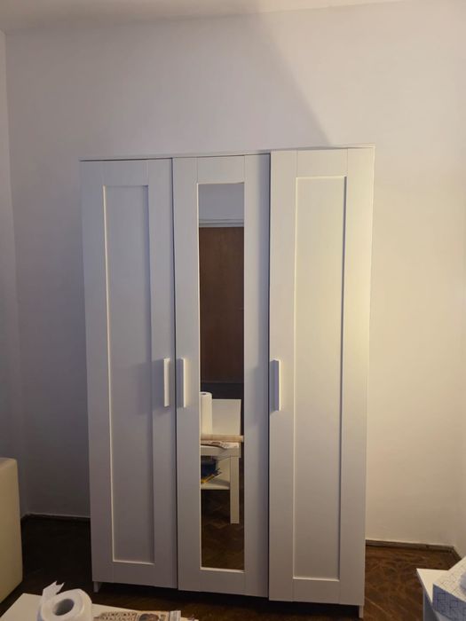 De vanzare: dulap, comoda tv, masuta cafea si etajera