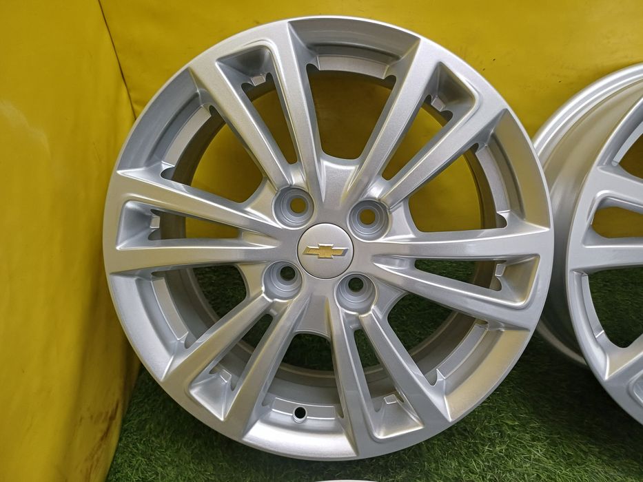 Диски R15 4x100 на Chevrolet Cobalt и другие.