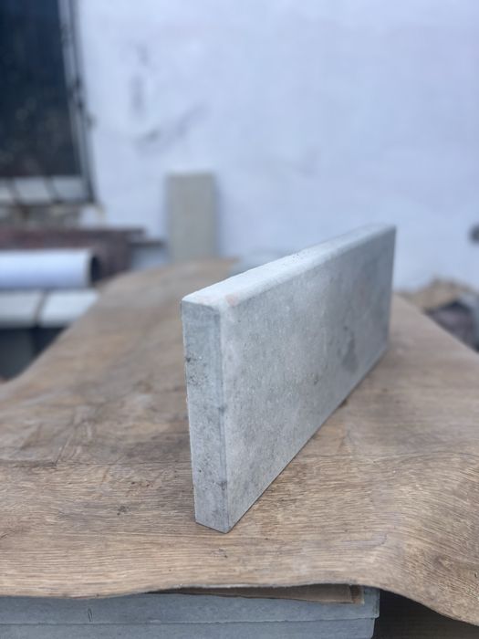 Поребрик водосток