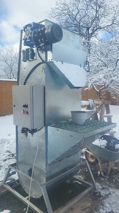 Malaxor turba cu functie de umplere ghivece/tavi alveolare