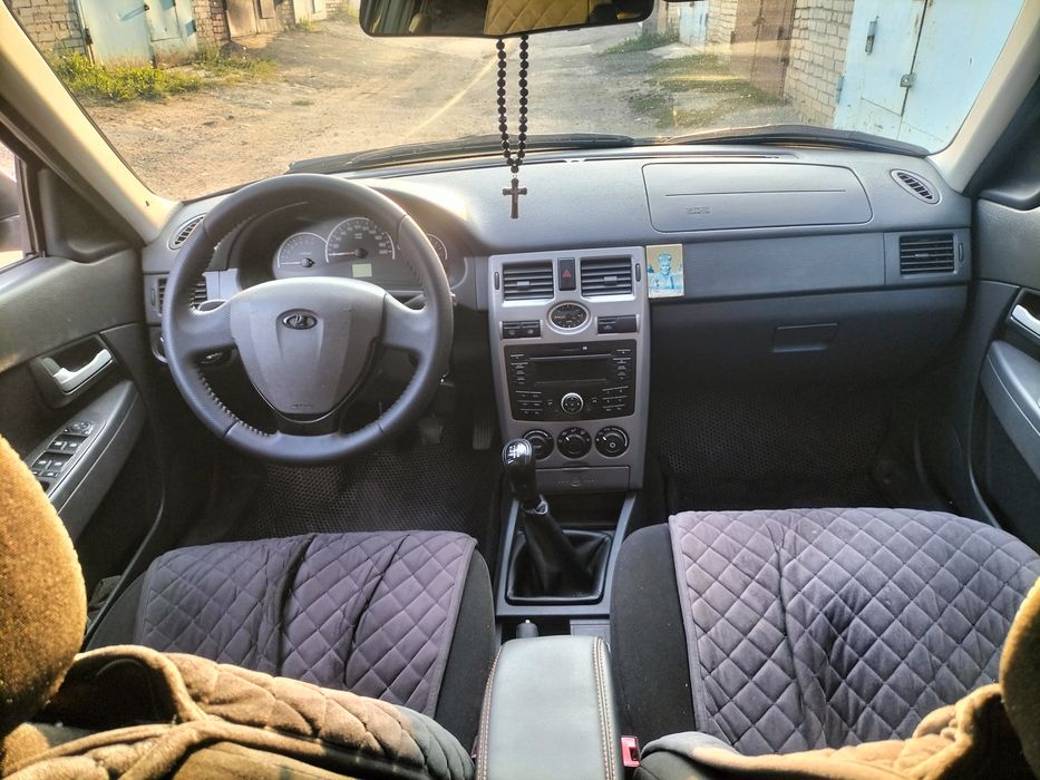 Продам Приору 13 год