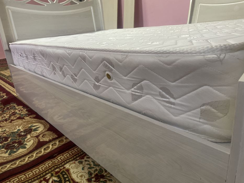 Divan 1 adamliq 2 dana