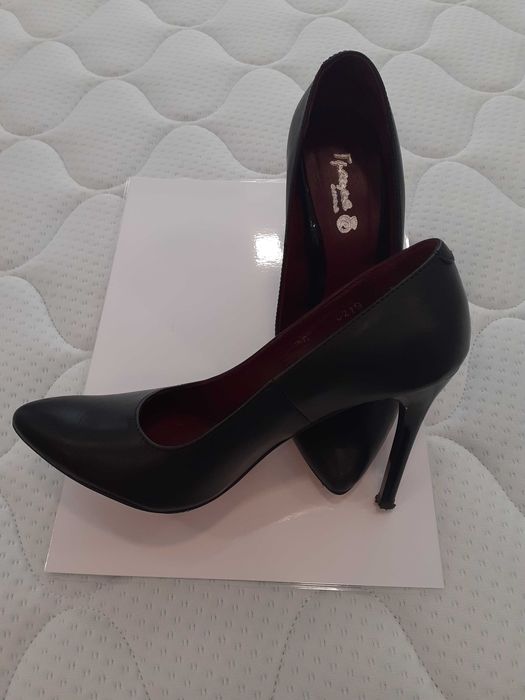 Дамски обувки естествена кожа с висок ток