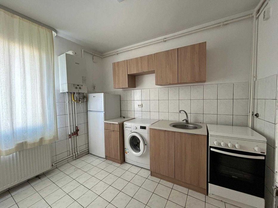 Inchiriez apartament