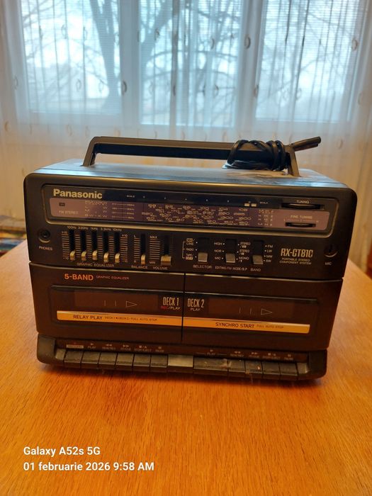 Vând radio dublu casetofon