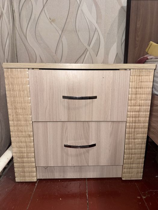 Продам прикроватные тумбы