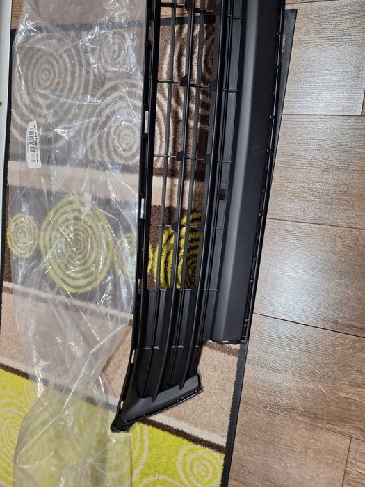 TOYOTA RAV4  предна решетка 16-19 г