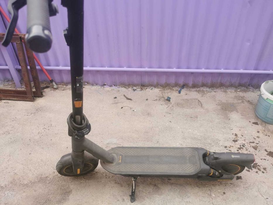 Ninebot KickScooter MAx G2 серый