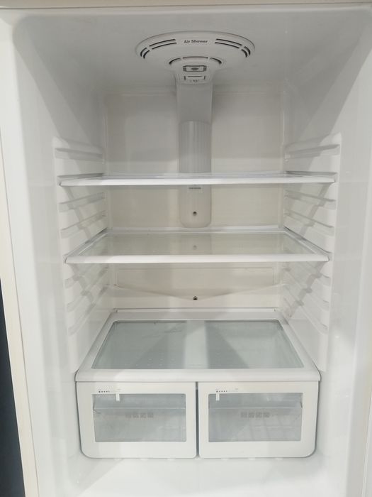 Холодильник Samsung