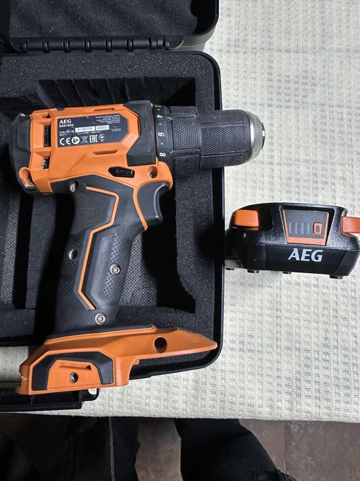 Masina de insurubat si gaurit cu percutie AEG BSB 18G4