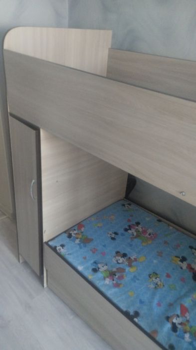 Продам кровать двух ярусную