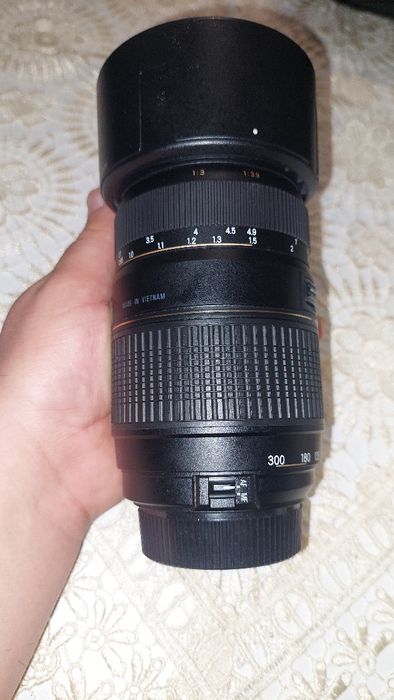 Obiectiv Tamron 70-300,model A17NII, montura Nikon
