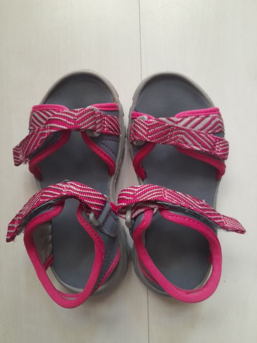 Маратонки Adidas номер 26,5 , сандали делатлон 26/27 момиче