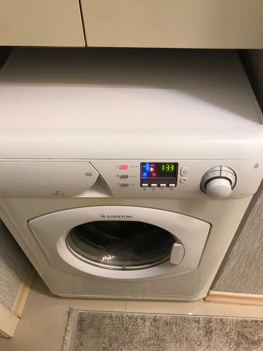 Пералня Ariston AVSF 109 EU