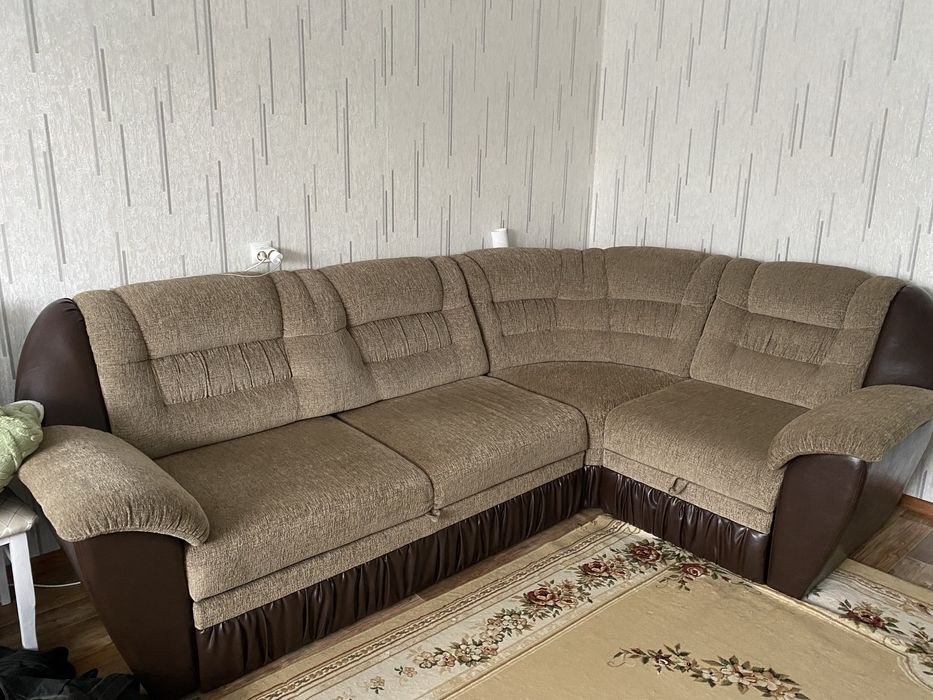 Продам диван в гостиную