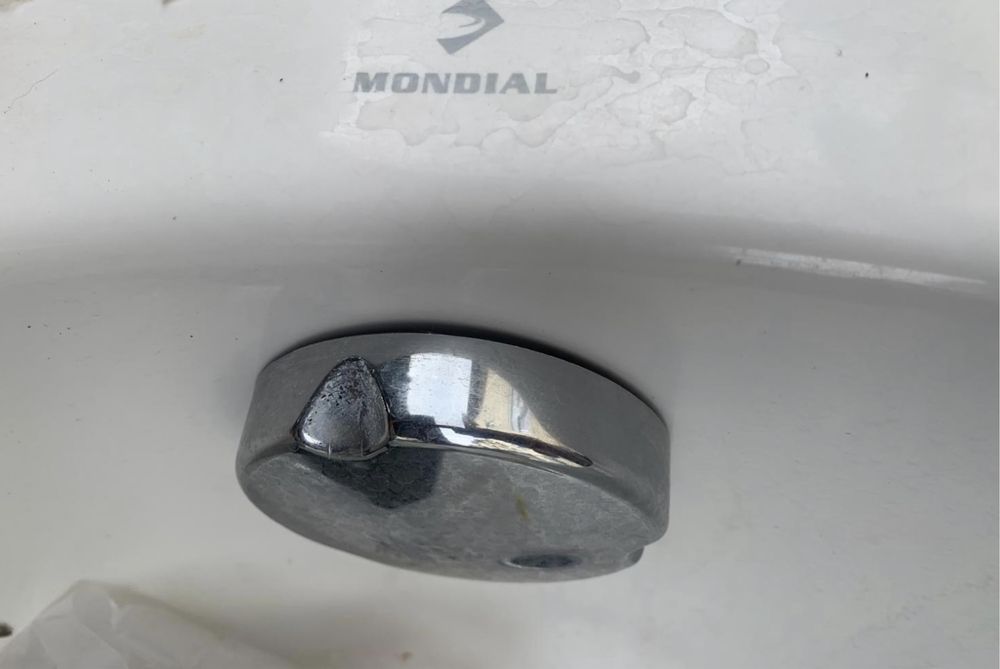 Vand cada baie in stare f buna de folosinta 70/160 m