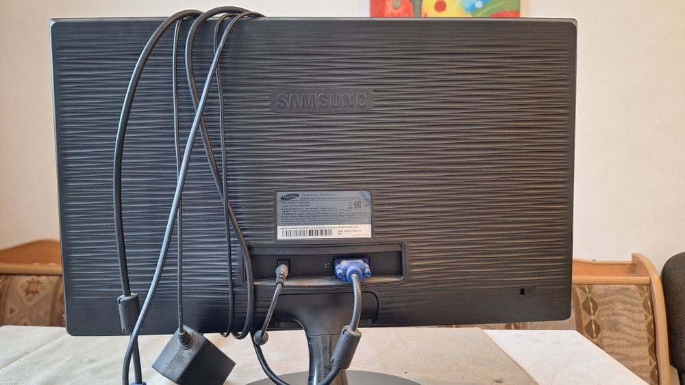 Продам Монитор 21.5