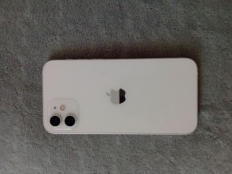 Обмен айфон 12 в хорошем состоянии.