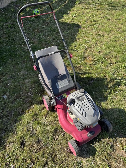 Mașină de tuns iarba pe benzină Steinhaus – pentru piese / reparat