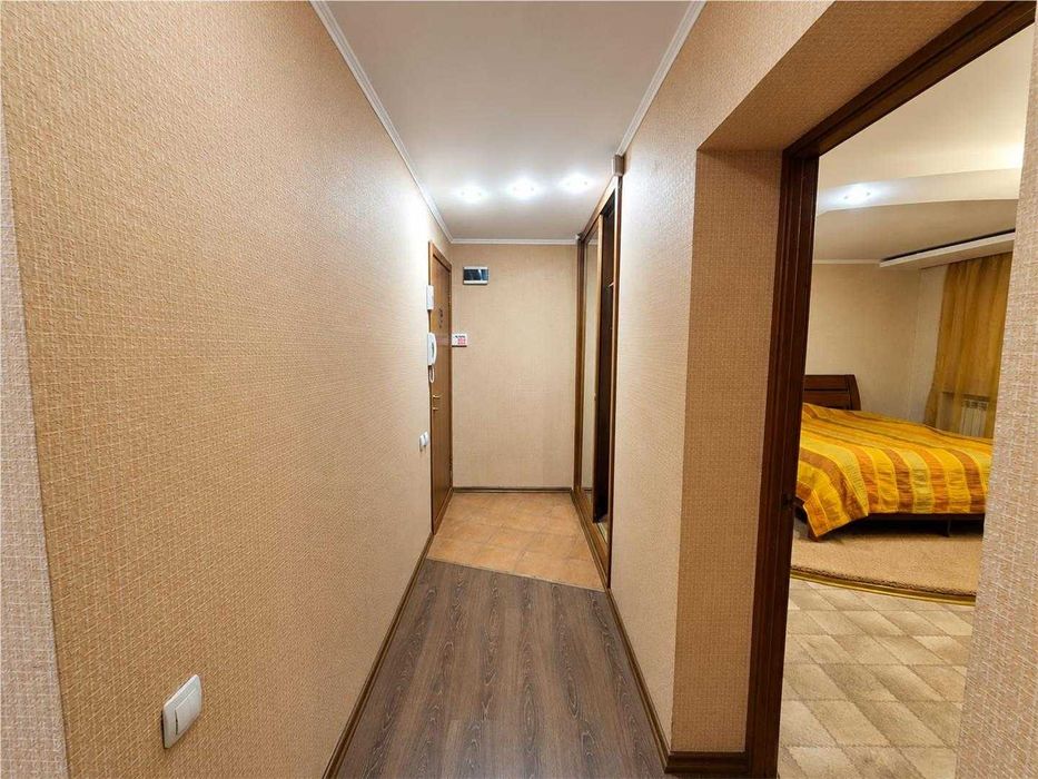 Продам 3 комн квартиру студию, на востоке