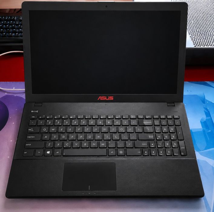 Vând laptop Asus