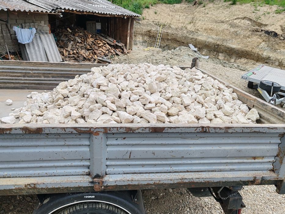 Piatră de munte de diferite tipuri, cu transport inclus. Piatra ornamentala gri si alba
0-4mm
4-8mm
8-16mm
16-25mm
30-60mm
Si bolovani 0-400mm