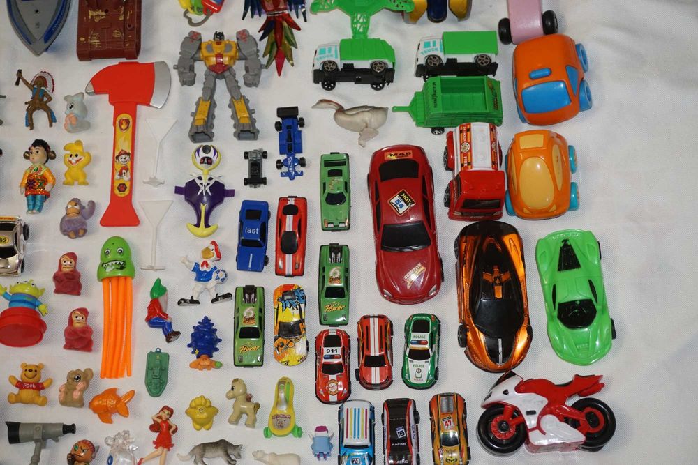 Голям Лот Фигурки от Mcdonald's/Kinder/Burger King и други 2.3кг