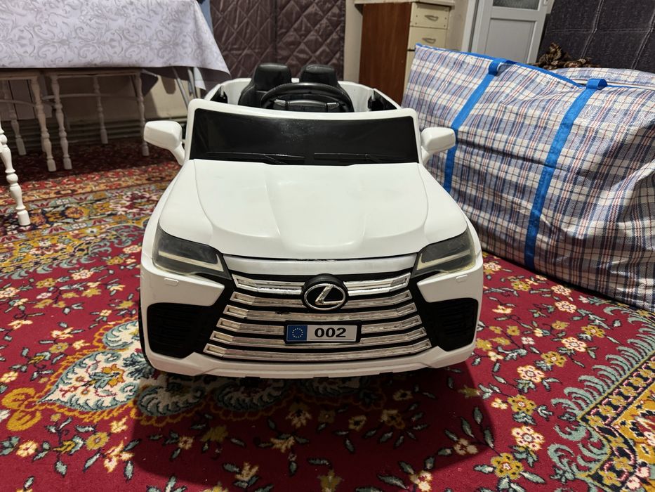 Машинка Lexus 570 детская